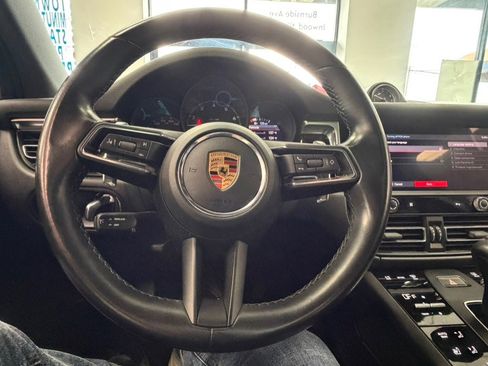 Used 2022 Porsche Macan AWD/4WD image 41