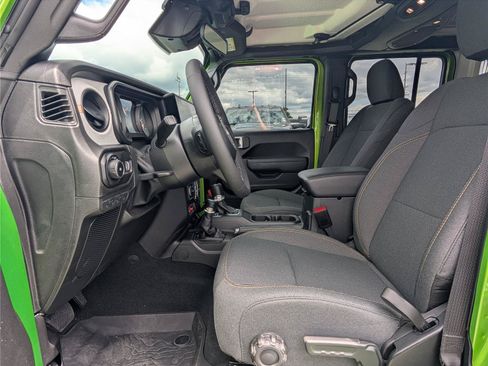 Used 2026 Jeep Wrangler Unlimited Sport AWD/4WD image 16