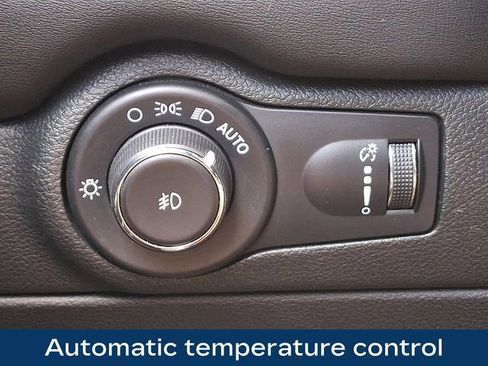 Used 2022 Dodge Durango R/T w/ Tow 'N Go Package image 9