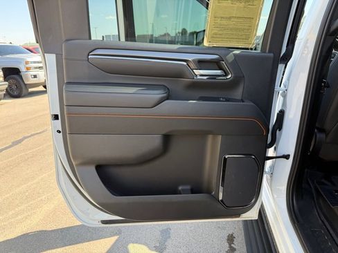 Used 2024 GMC Sierra 2500 AT4 w/ AT4 Premium Plus Package AWD/4WD image 14