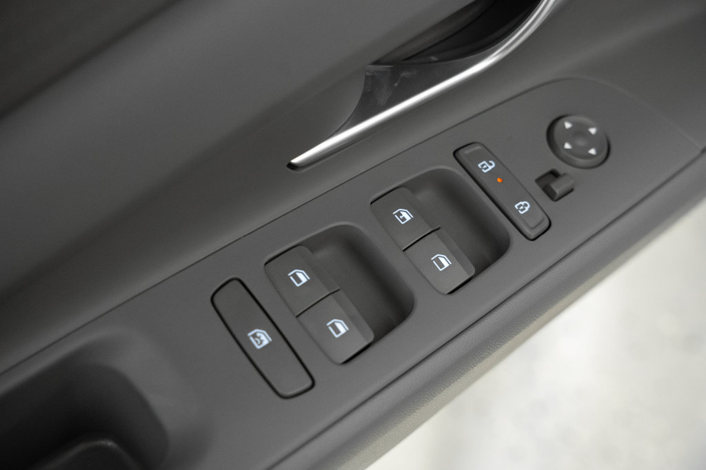 Certified 2026 Hyundai Elantra SE FWD image 36