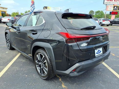 Used 2021 Lexus UX 200 w/ Accessory Package (Z1) FWD image 5
