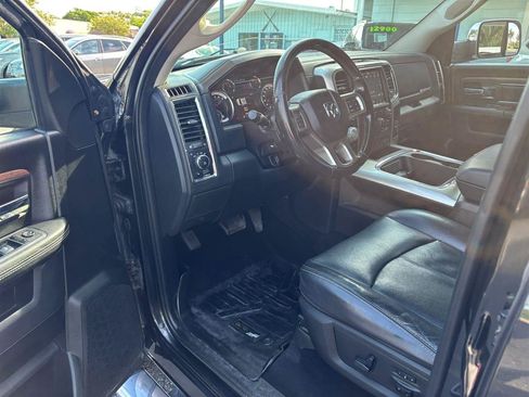 Used 2018 RAM 1500 Laramie AWD/4WD image 9