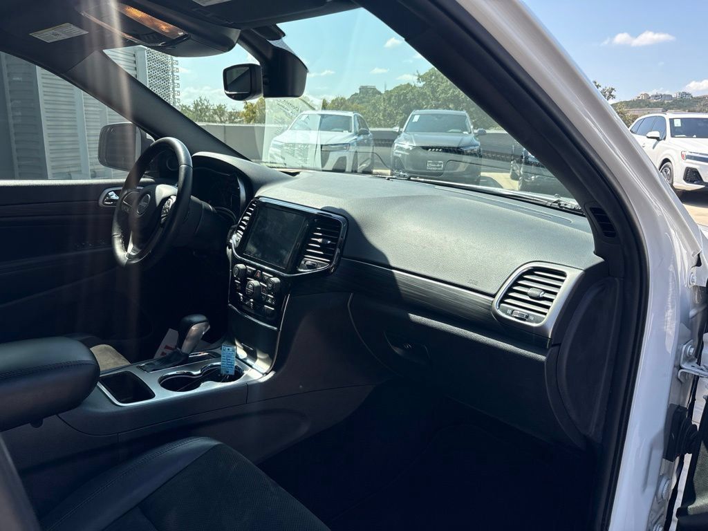 Used 2020 Jeep Grand Cherokee Altitude RWD image 15