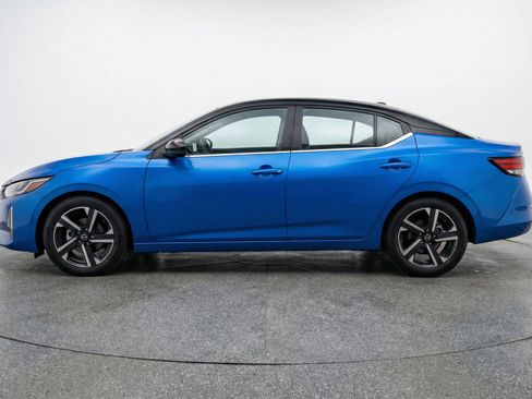 Used 2025 Nissan Sentra SV FWD image 5