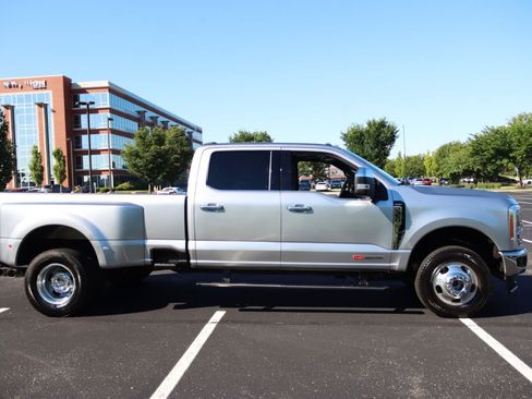 Used 2023 Ford F350 Lariat w/ Lariat Ultimate Package AWD/4WD image 8