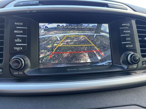 Used 2018 Kia Sorento LX image 30