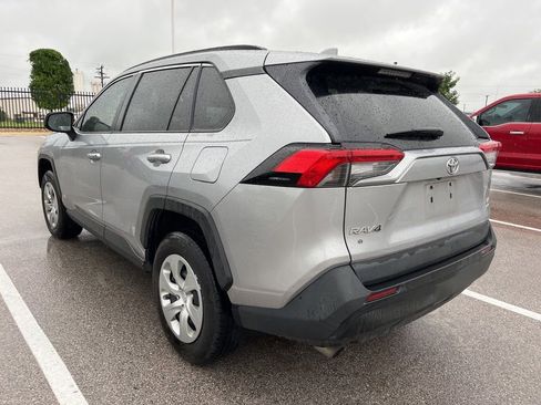 Used 2020 Toyota RAV4 LE AWD/4WD image 4