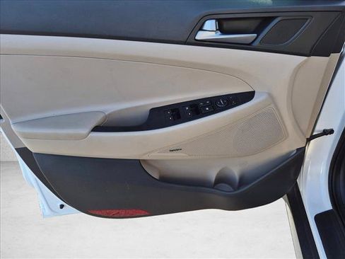 Used 2017 Hyundai Tucson SE Plus w/ Cargo Package FWD image 10