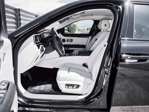 Used 2026 Rolls-Royce Ghost AWD/4WD image 33