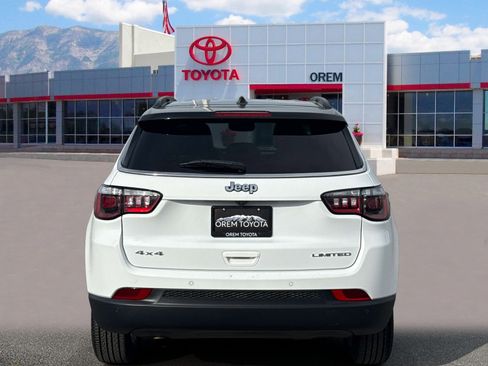 Used 2025 Jeep Compass Limited image 4