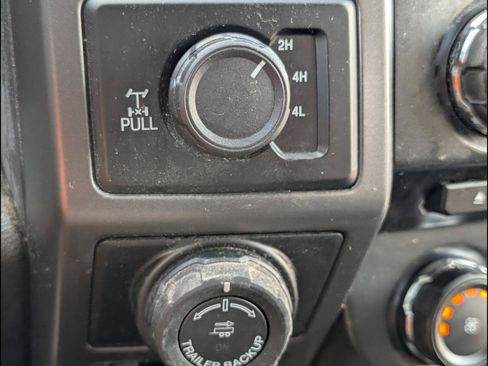 Used 2017 Ford F150 XLT w/ Equipment Group 302A Luxury AWD/4WD image 11