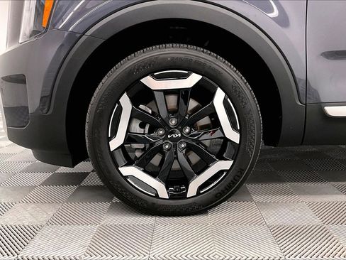Used 2025 Kia Telluride S FWD image 9