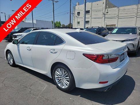 Used 2017 Lexus ES 350 w/ Premium Package FWD image 5