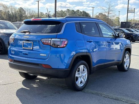 Used 2022 Jeep Compass Latitude AWD/4WD image 5