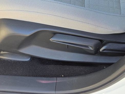 Used 2023 Honda HR-V LX image 14