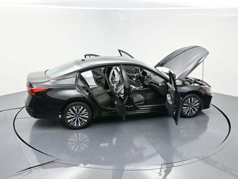 Used 2024 Nissan Altima 2.5 SV image 25