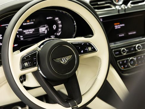 New 2026 Bentley Bentayga AWD/4WD image 25