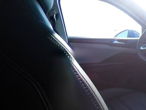 Used 2023 Volkswagen Taos SE w/ Panoramic Sunroof Package FWD image 19