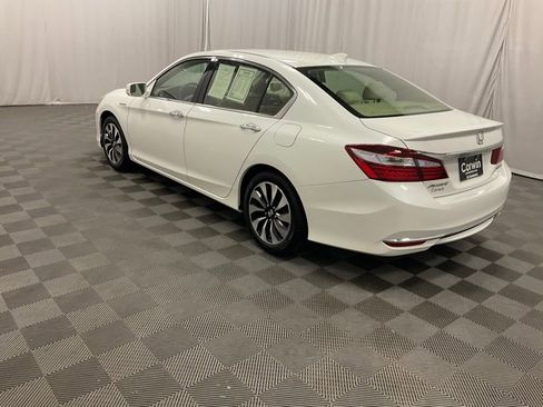 Used 2017 Honda Accord Hybrid Sedan image 8
