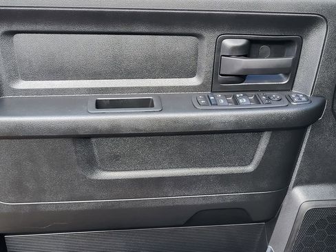 Used 2024 RAM 2500 Tradesman w/ Chrome Appearance Group image 16