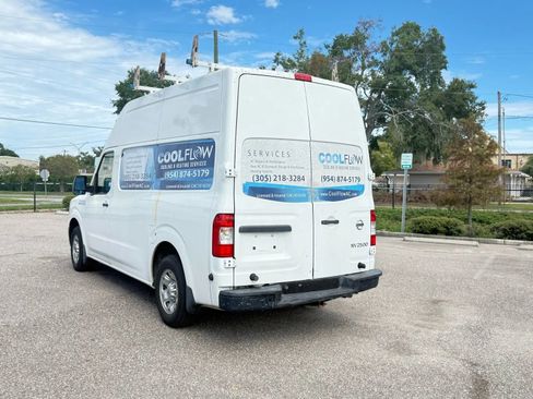 Used 2017 Nissan NV 2500 SV image 8