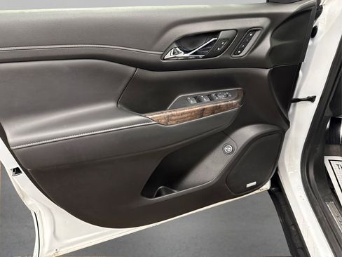 Used 2023 GMC Acadia Denali w/ Denali Ultimate Package image 24