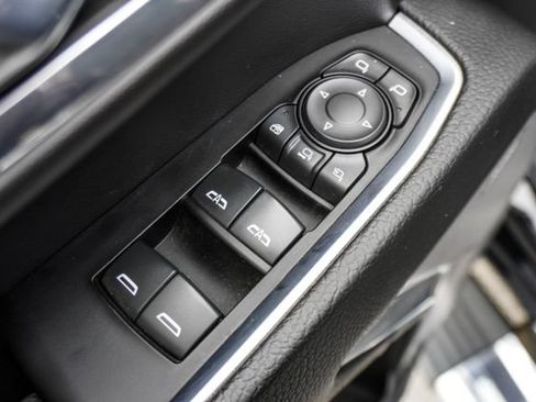 Used 2024 GMC Sierra 3500 Denali AWD/4WD image 21