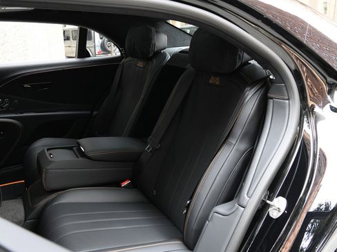 New 2025 Bentley Flying Spur Plug-In Hybrid image 12