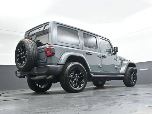 Used 2024 Jeep Wrangler Unlimited Sahara w/ Technology Group AWD/4WD image 32
