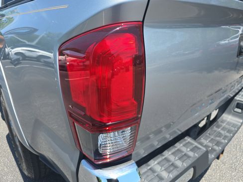 Used 2019 Toyota Tacoma SR5 RWD image 32