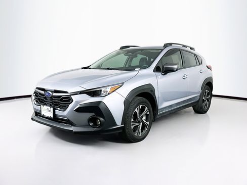 Used 2024 Subaru Crosstrek 2.0i Premium image 3