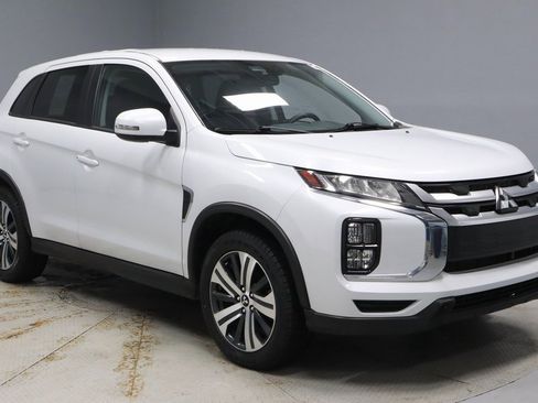 Used 2024 Mitsubishi Outlander Sport SE image 1