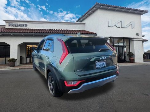 Certified 2025 Kia Niro EX image 6