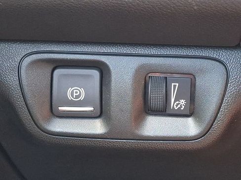 Used 2023 GMC Acadia SLE w/ Driver Convenience Package FWD image 26