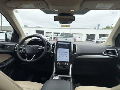 Used 2024 Ford Edge SEL w/ Convenience Package AWD/4WD image 18