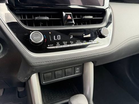 Used 2023 Toyota Corolla Cross AWD Hybrid image 23