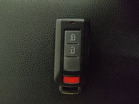 Used 2019 Mitsubishi Outlander Sport SE FWD image 32