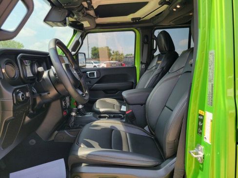 Used 2025 Jeep Wrangler Unlimited Rubicon 392 AWD/4WD image 25