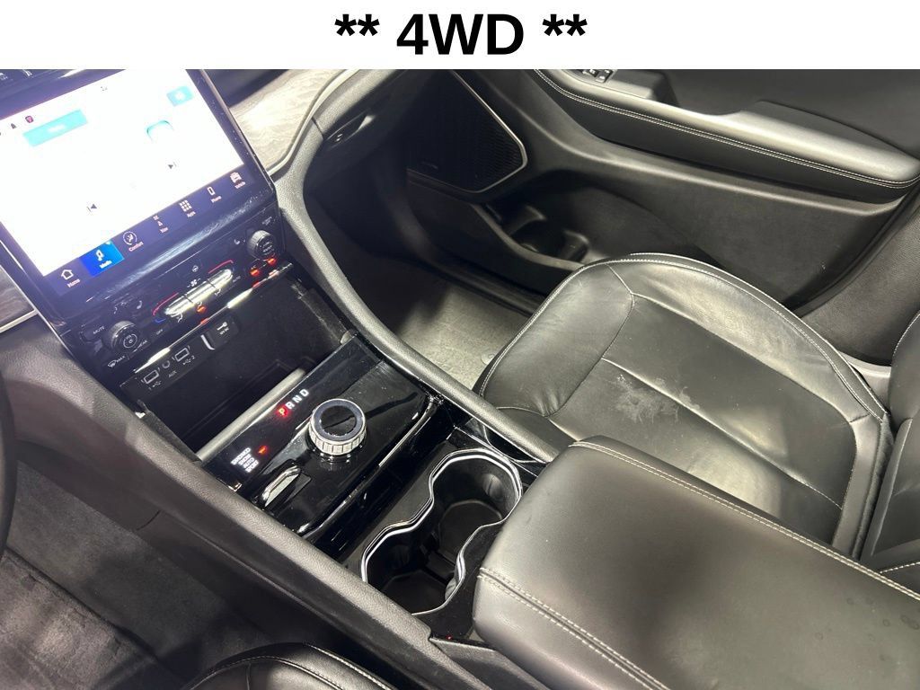 Used 2022 Jeep Grand Cherokee L Limited AWD/4WD image 7