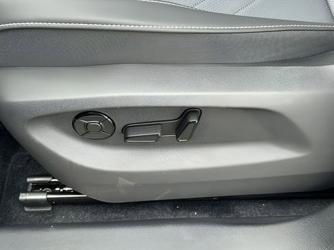 New 2026 Volkswagen Tiguan SE R-Line image 12