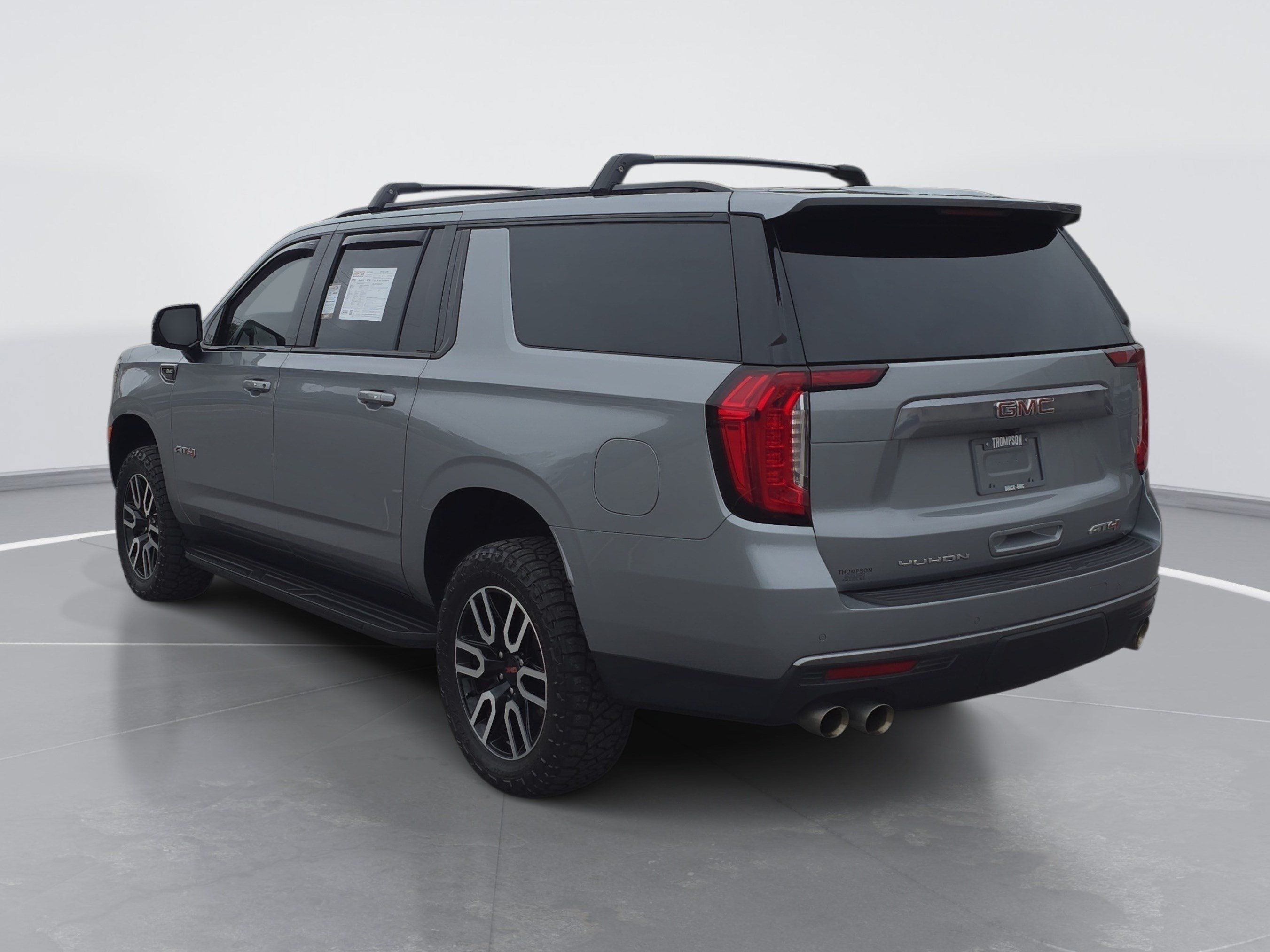 Used 2024 GMC Yukon XL AT4 w/ Technology Package AWD/4WD image 5