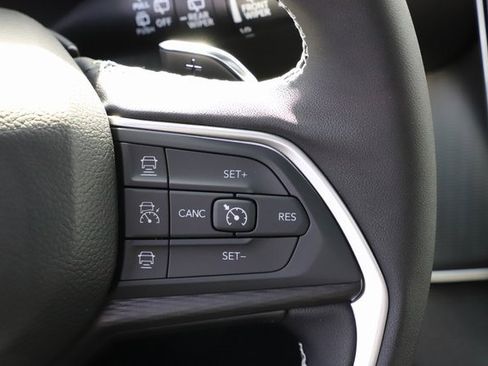 New 2025 Jeep Grand Cherokee L Laredo w/ Luxury Tech Group I image 23