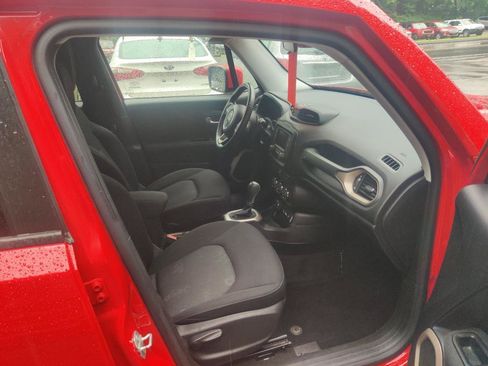 Used 2016 Jeep Renegade Latitude w/ Cold Weather Group AWD/4WD image 17