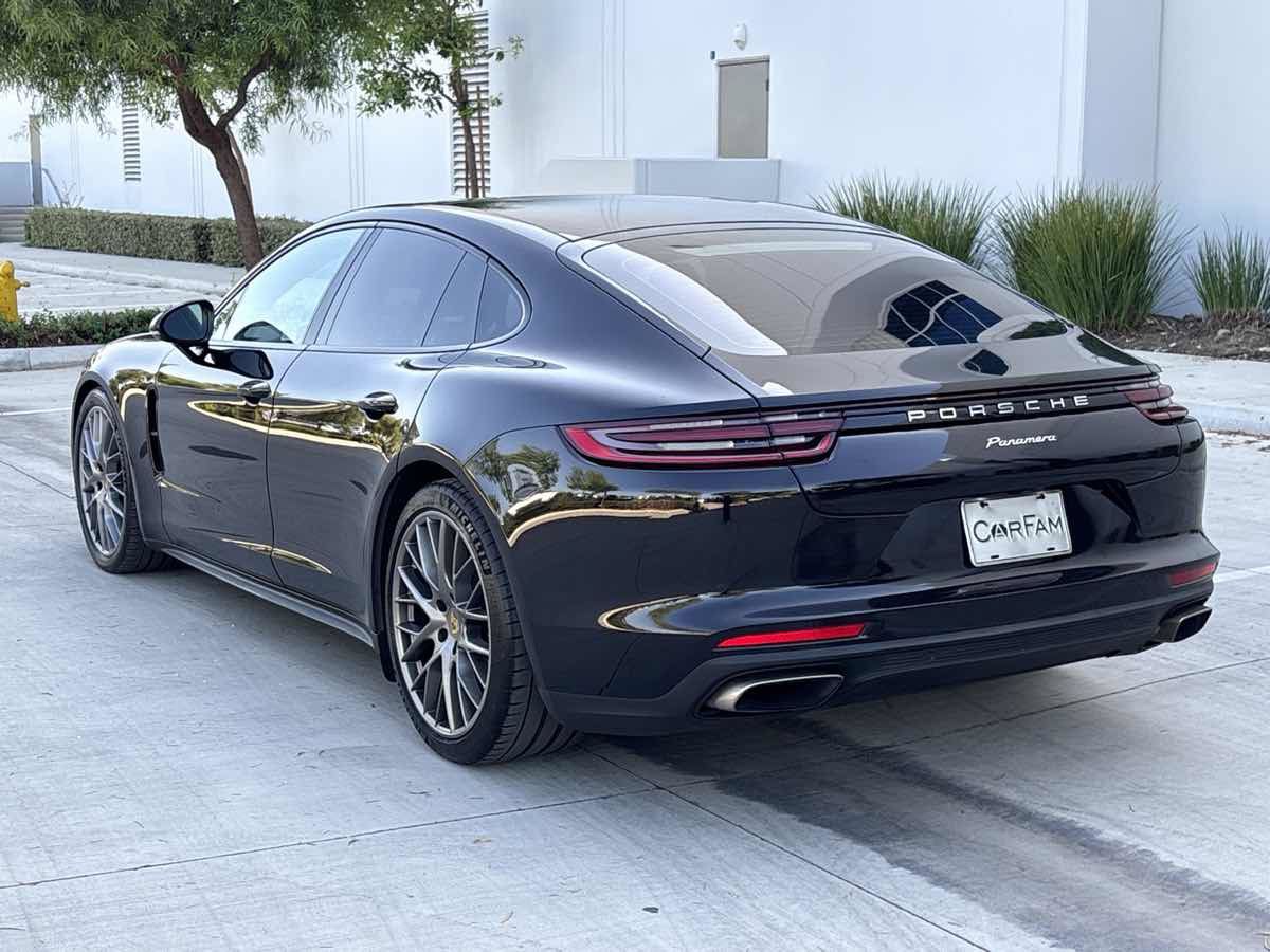Used 2018 Porsche Panamera 4 AWD/4WD image 5