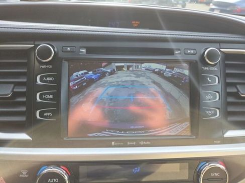 Used 2016 Toyota Highlander Plus image 22