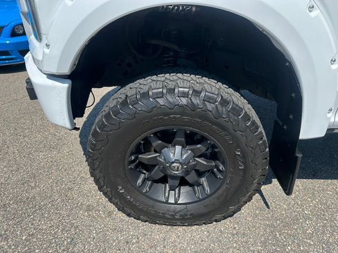 Used 2017 Ford F150 Lariat w/ Equipment Group 502A Luxury AWD/4WD image 33