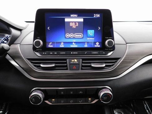 Used 2024 Nissan Altima 2.5 SV image 32