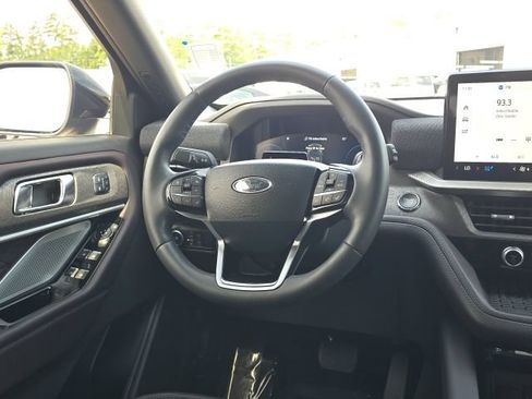 Used 2025 Ford Explorer Platinum w/ Ultimate Package RWD image 43