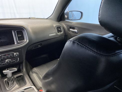 Used 2018 Dodge Charger GT image 31